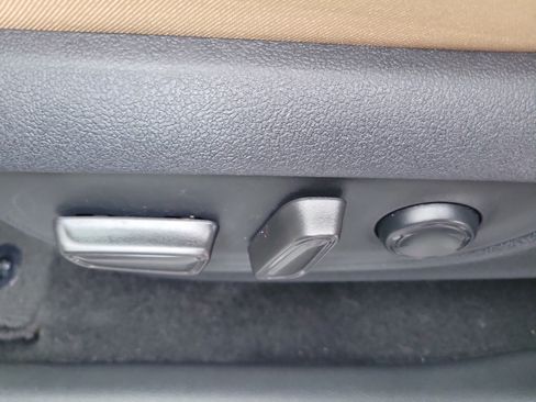 Used 2025 Toyota RAV4 XLE image 19