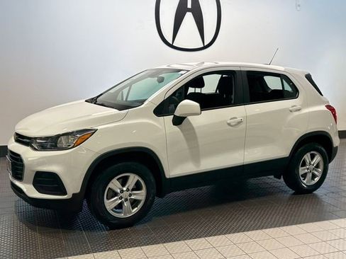 Used 2018 Chevrolet Trax LS image 3