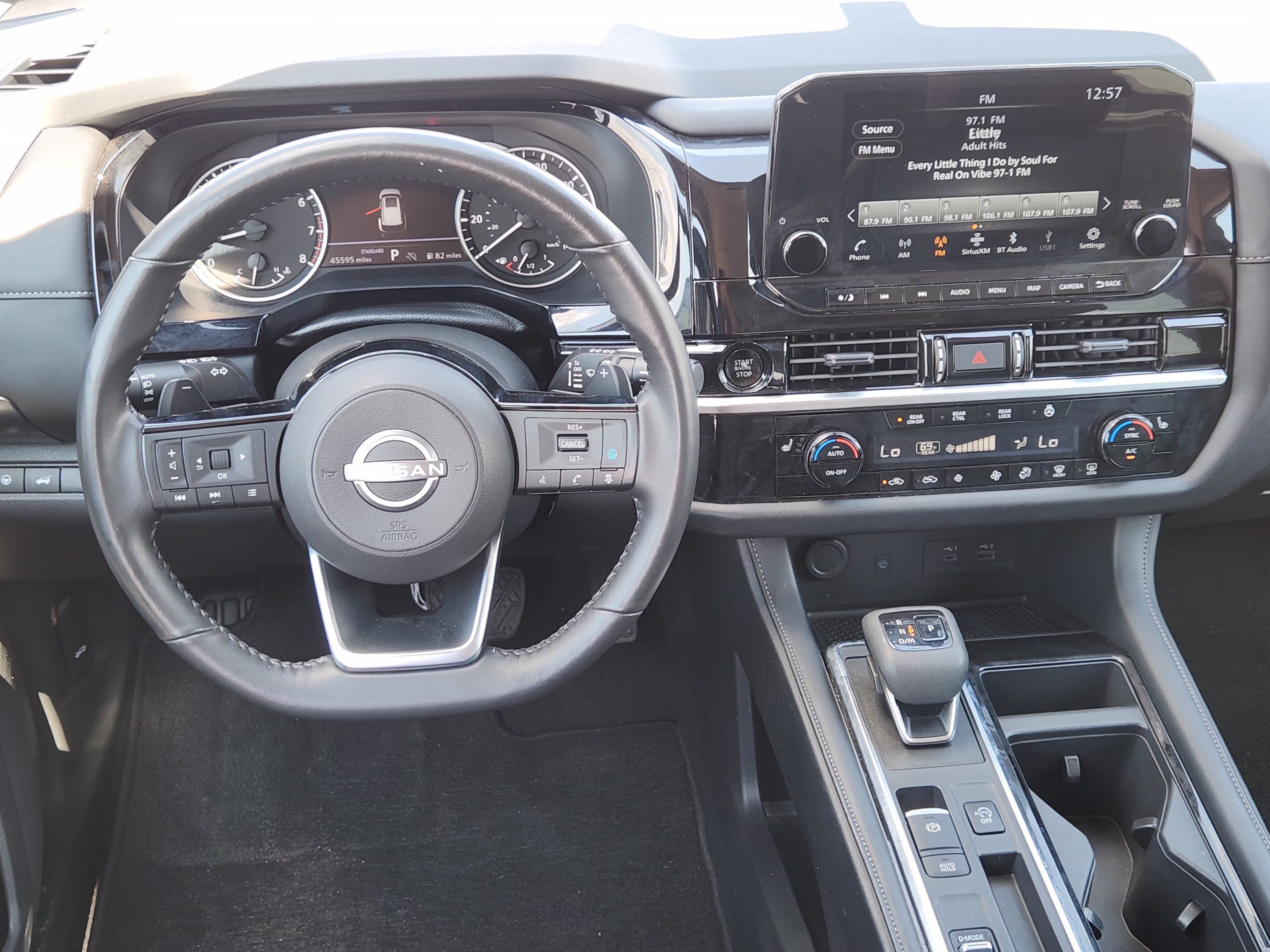 Used 2025 Nissan Pathfinder SL FWD image 26