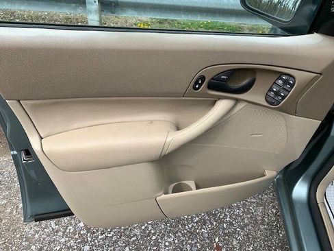 Used 2005 Ford Focus SE image 22