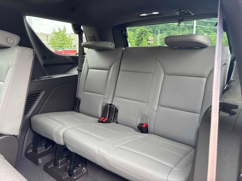 Used 2021 Chevrolet Tahoe Z71 w/ Z71 Signature Package AWD/4WD image 27