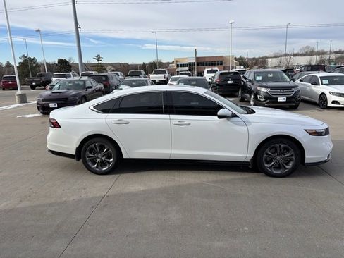 Used 2023 Honda Accord EX-L image 3