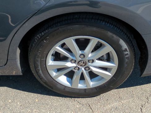 Used 2025 Toyota Camry LE image 31