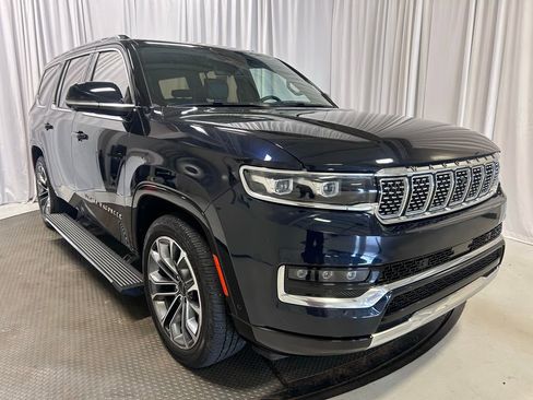 Used 2023 Jeep Grand Wagoneer Series III AWD/4WD image 27