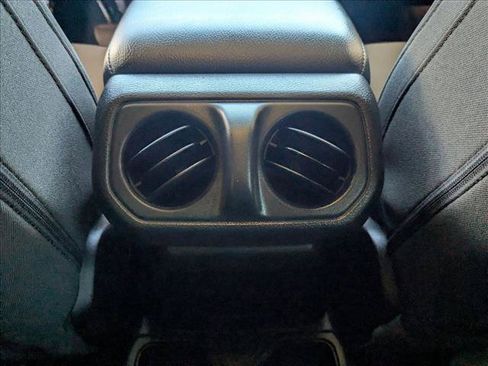 Used 2023 Jeep Wrangler Sport AWD/4WD image 17