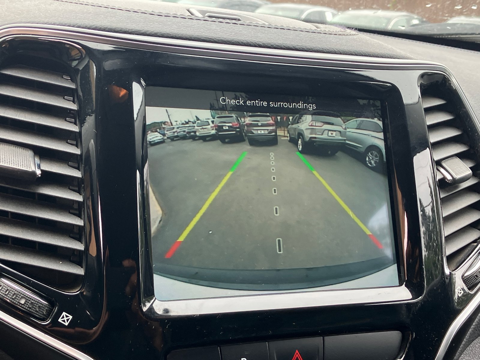 Used 2019 Jeep Cherokee Limited AWD/4WD image 26