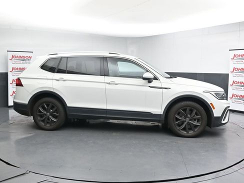 Used 2024 Volkswagen Tiguan SE AWD/4WD image 9