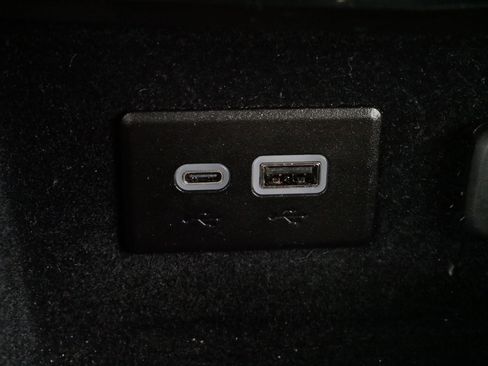 Certified 2025 Cadillac XT4 Premium Luxury image 29