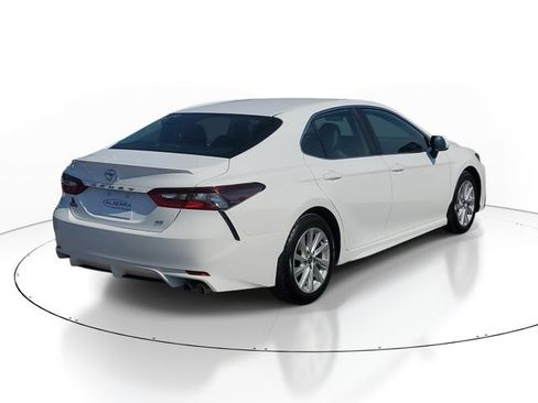 Used 2022 Toyota Camry SE FWD image 4