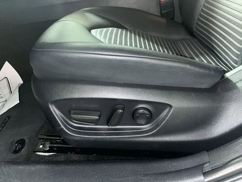 Used 2023 Toyota Camry SE image 14