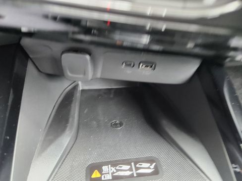 New 2026 Chevrolet Trax RS w/ Sunroof Package FWD image 19