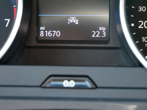 Used 2021 Volkswagen Tiguan SE w/ Panoramic Sunroof Package image 33