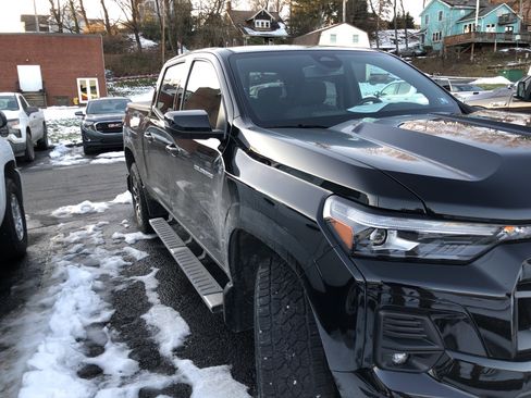 Certified 2024 Chevrolet Colorado Z71 w/ Z71 Convenience Package 2 image 3