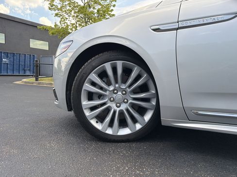 Used 2019 Lincoln Continental Select FWD image 18