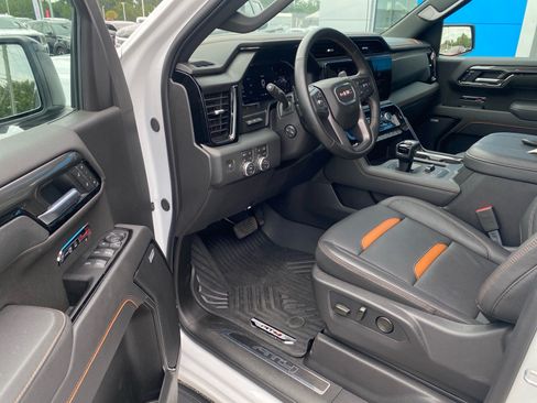 Used 2026 GMC Sierra 1500 AT4 w/ AT4 Premium Package AWD/4WD image 4