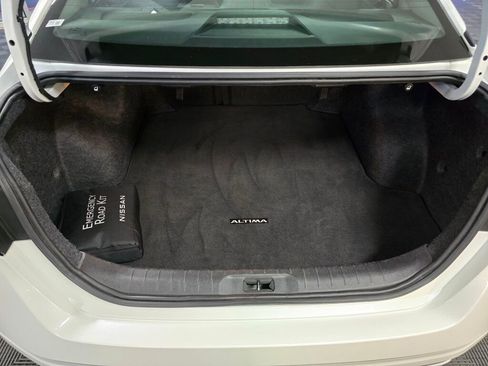 Used 2024 Nissan Altima 2.5 SV w/ SV Premium Package image 18