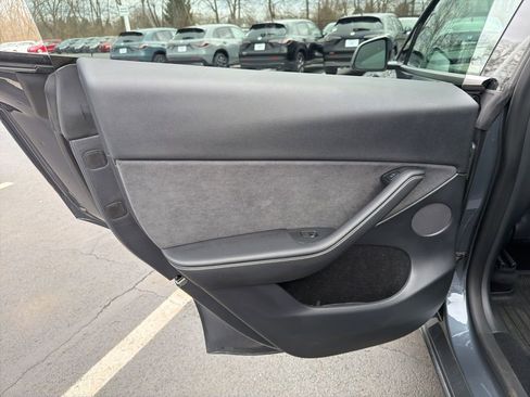 Used 2023 Tesla Model Y Long Range image 19