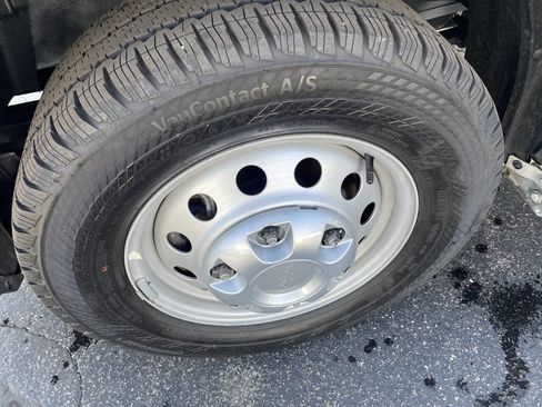 Used 2023 Ford Transit 250 Low Roof AWD image 11