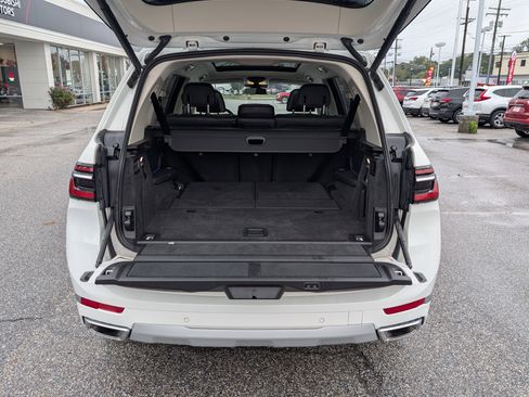 Used 2024 BMW X7 xDrive40i image 13