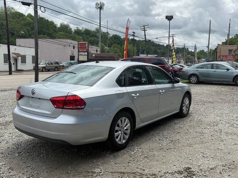 Used 2013 Volkswagen Passat 2.5 S image 9