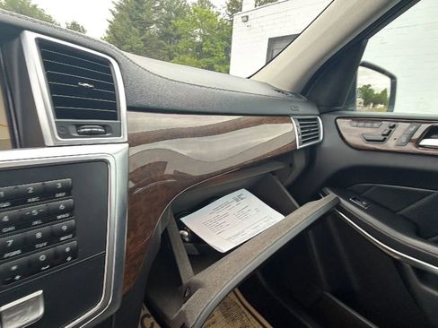 Used 2013 Mercedes-Benz GL 450 4MATIC image 32