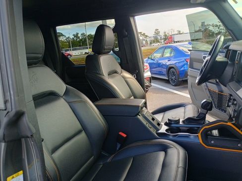 Used 2024 Ford Bronco Badlands image 23