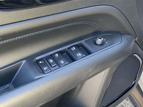 New 2026 Jeep Compass Latitude image 15