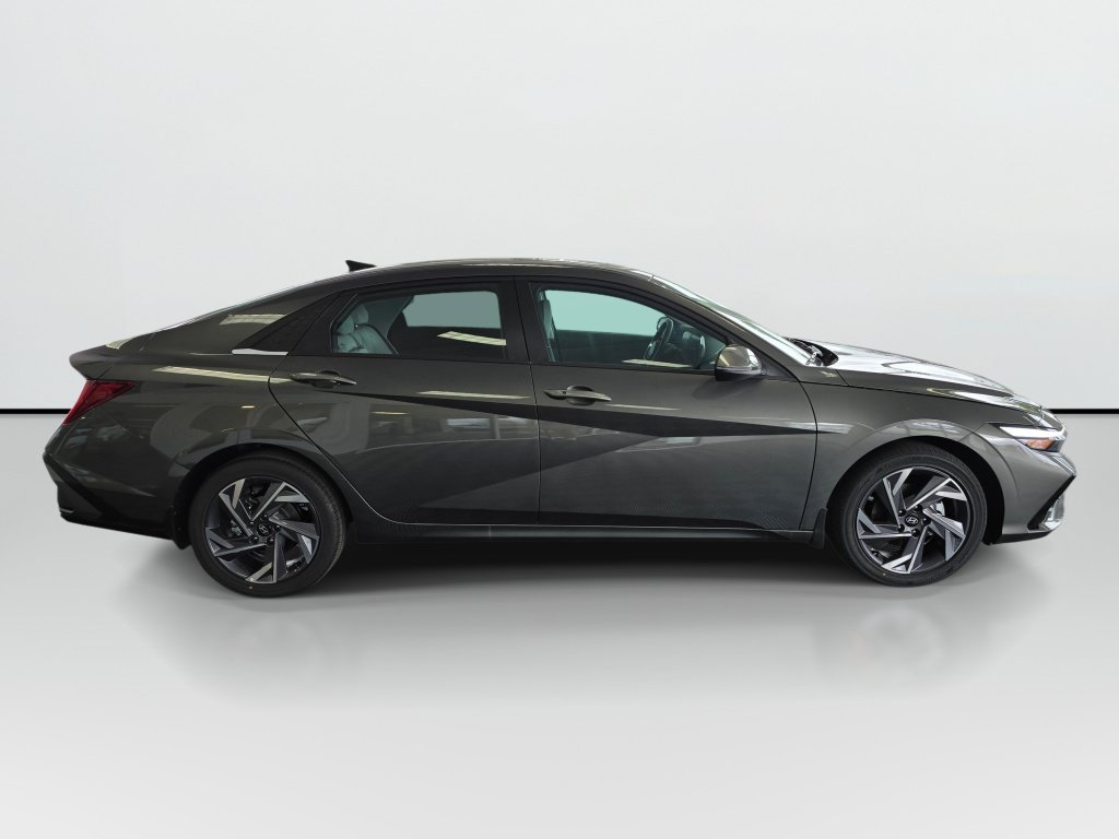 New 2026 Hyundai Elantra Limited FWD image 2