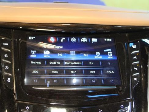 Used 2018 Cadillac Escalade Platinum AWD/4WD image 30