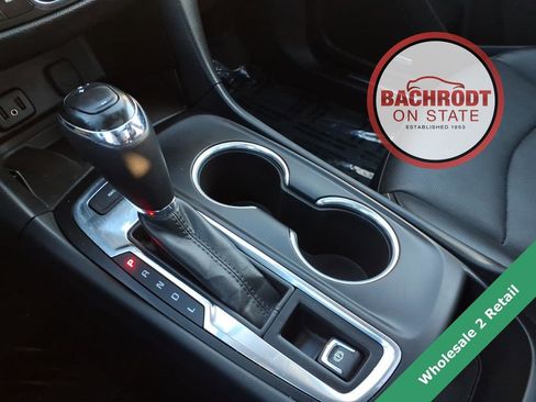 Used 2018 Chevrolet Equinox Premier image 16