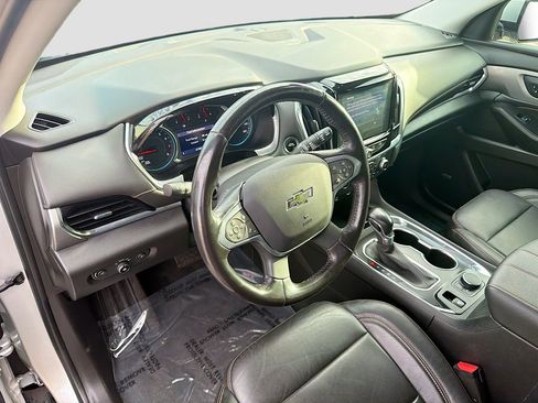 Used 2021 Chevrolet Traverse RS image 27