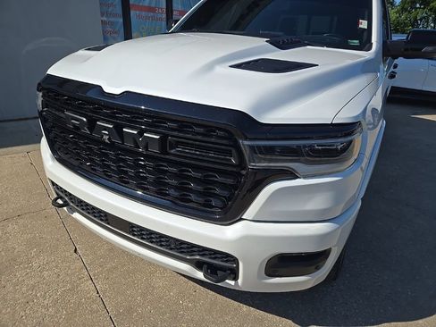 Used 2025 RAM 1500 Limited AWD/4WD image 18