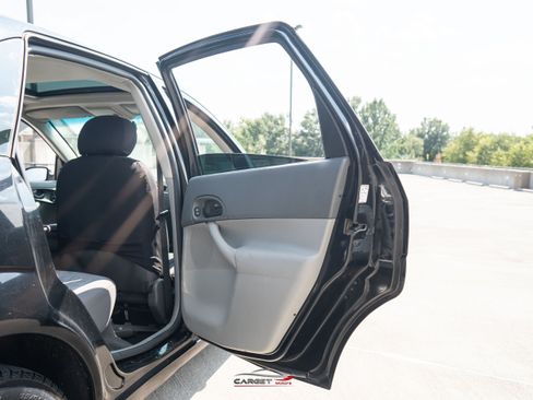 Used 2005 Ford Focus S FWD image 32