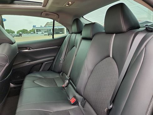 Used 2021 Toyota Camry XSE FWD image 5