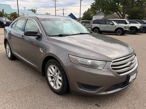 Used 2013 Ford Taurus SE FWD image 4