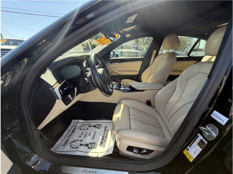 Used 2020 BMW 530i w/ Premium Package RWD image 17