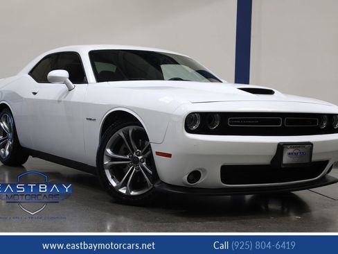 Used 2020 Dodge Challenger R/T RWD image 1