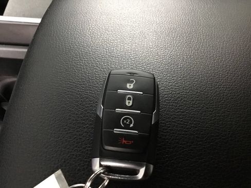 Used 2023 RAM 1500 Big Horn AWD/4WD image 10