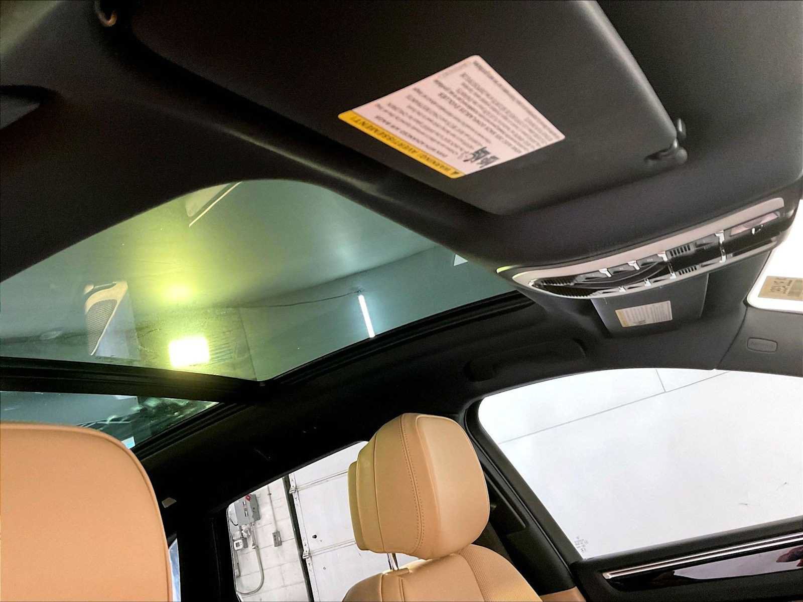 Certified 2023 Porsche Macan AWD/4WD image 20