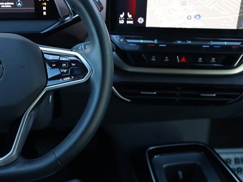 Used 2023 Volkswagen ID.4 Pro image 32