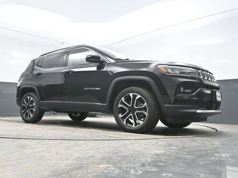 Used 2022 Jeep Compass Limited image 29