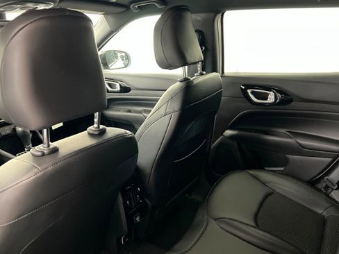 New 2026 Jeep Compass Latitude image 19