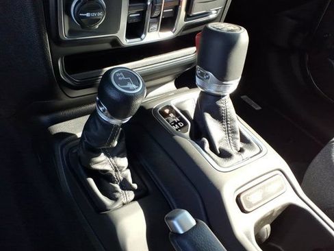 New 2026 Jeep Gladiator Sport AWD/4WD image 10