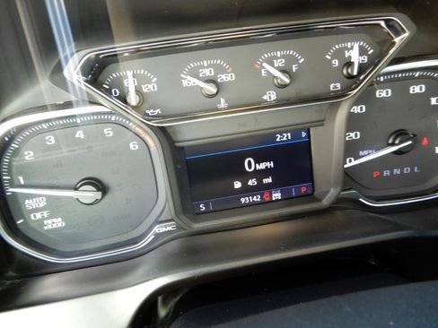 Used 2019 GMC Sierra 1500 SLE w/ SLE Value Package image 16