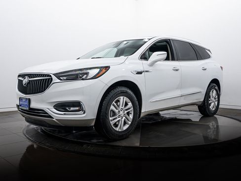 Used 2020 Buick Enclave Essence image 6