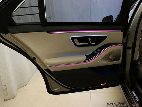 Used 2024 Mercedes-Benz S 580 4MATIC Sedan image 29