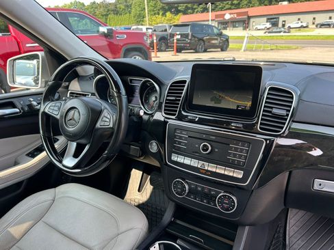 Used 2017 Mercedes-Benz GLS 550 4MATIC image 29