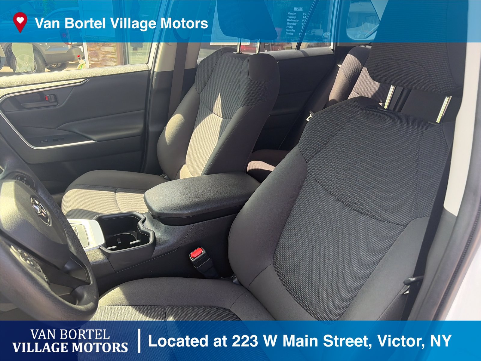 Used 2022 Toyota RAV4 LE AWD/4WD image 14