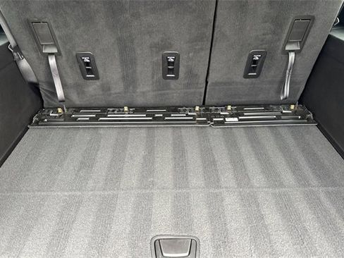 Used 2023 GMC Yukon XL SLE w/ Gmc Pro Safety Plus Package image 17