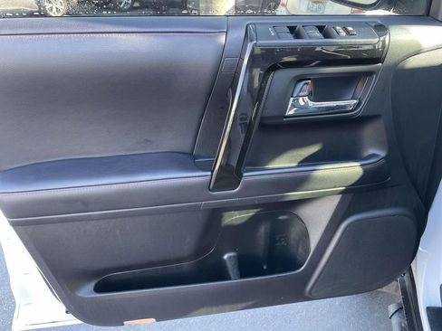 Used 2024 Toyota 4Runner TRD Off-Road Premium image 27